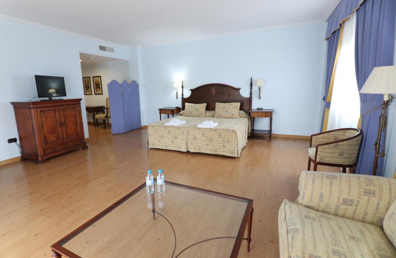 Hospedium Hotel Dona Mafalda De Castilla ปลาเซนเซีย ภายนอก รูปภาพ