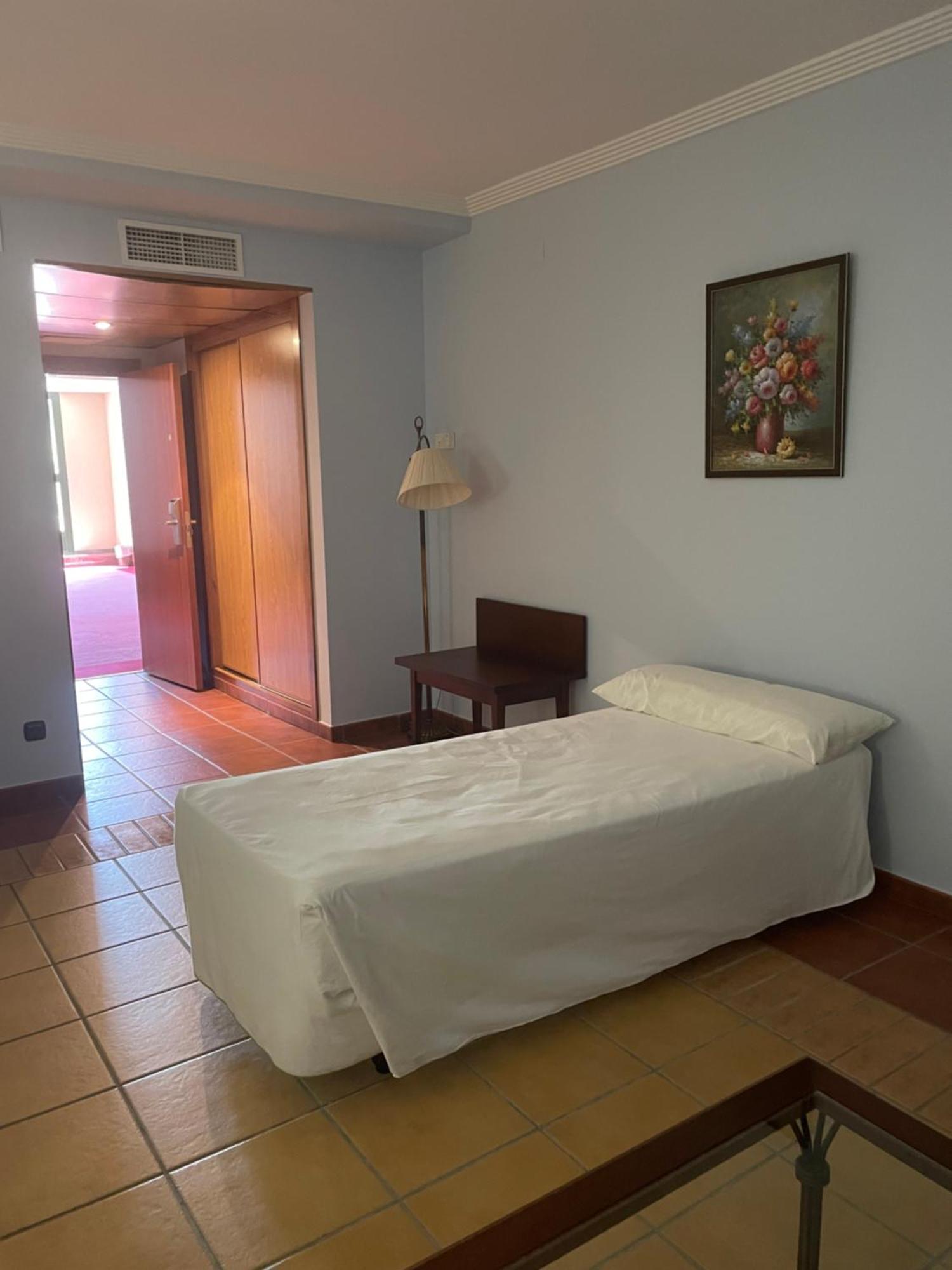 Hospedium Hotel Dona Mafalda De Castilla ปลาเซนเซีย ภายนอก รูปภาพ
