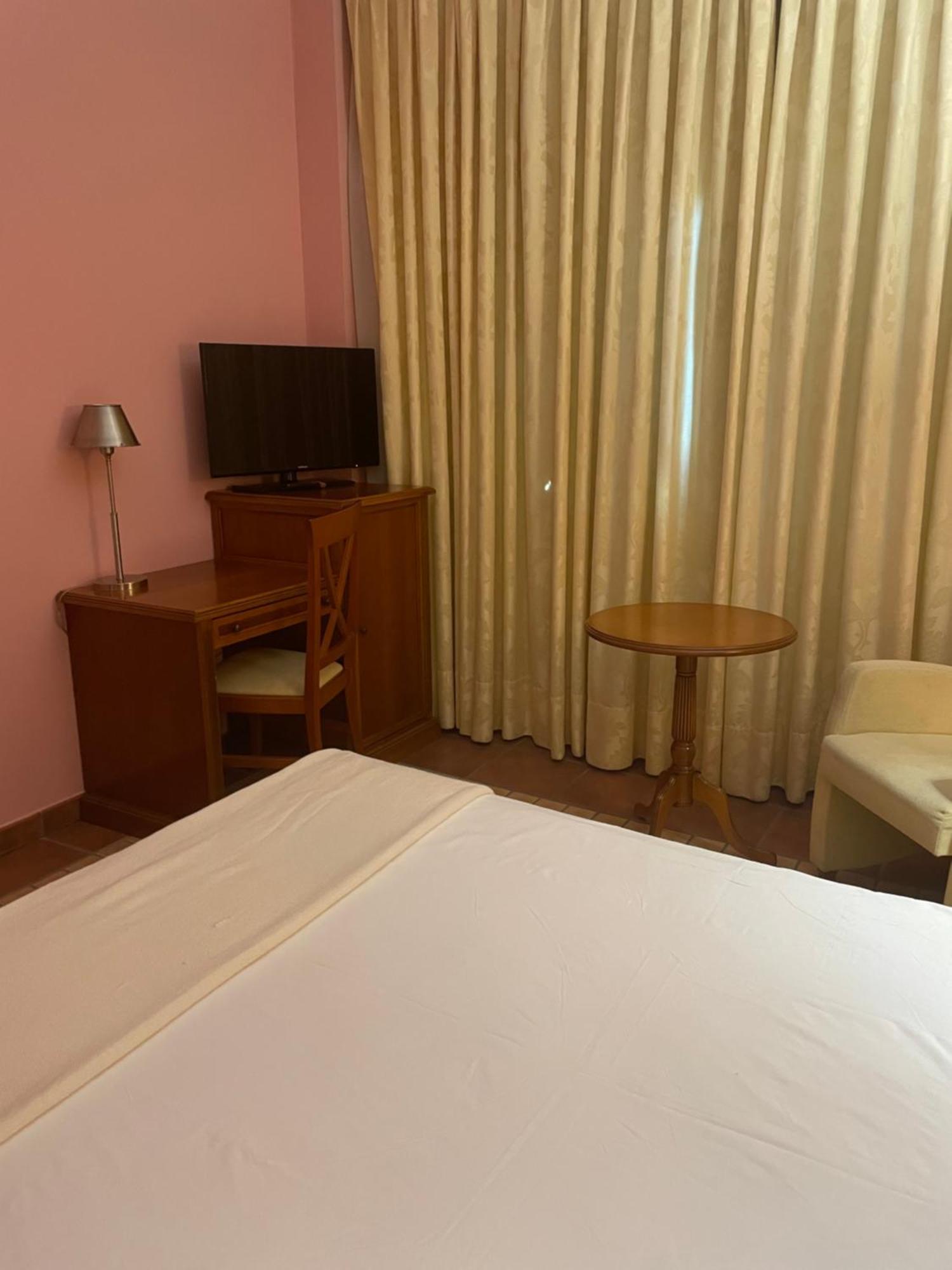 Hospedium Hotel Dona Mafalda De Castilla ปลาเซนเซีย ภายนอก รูปภาพ