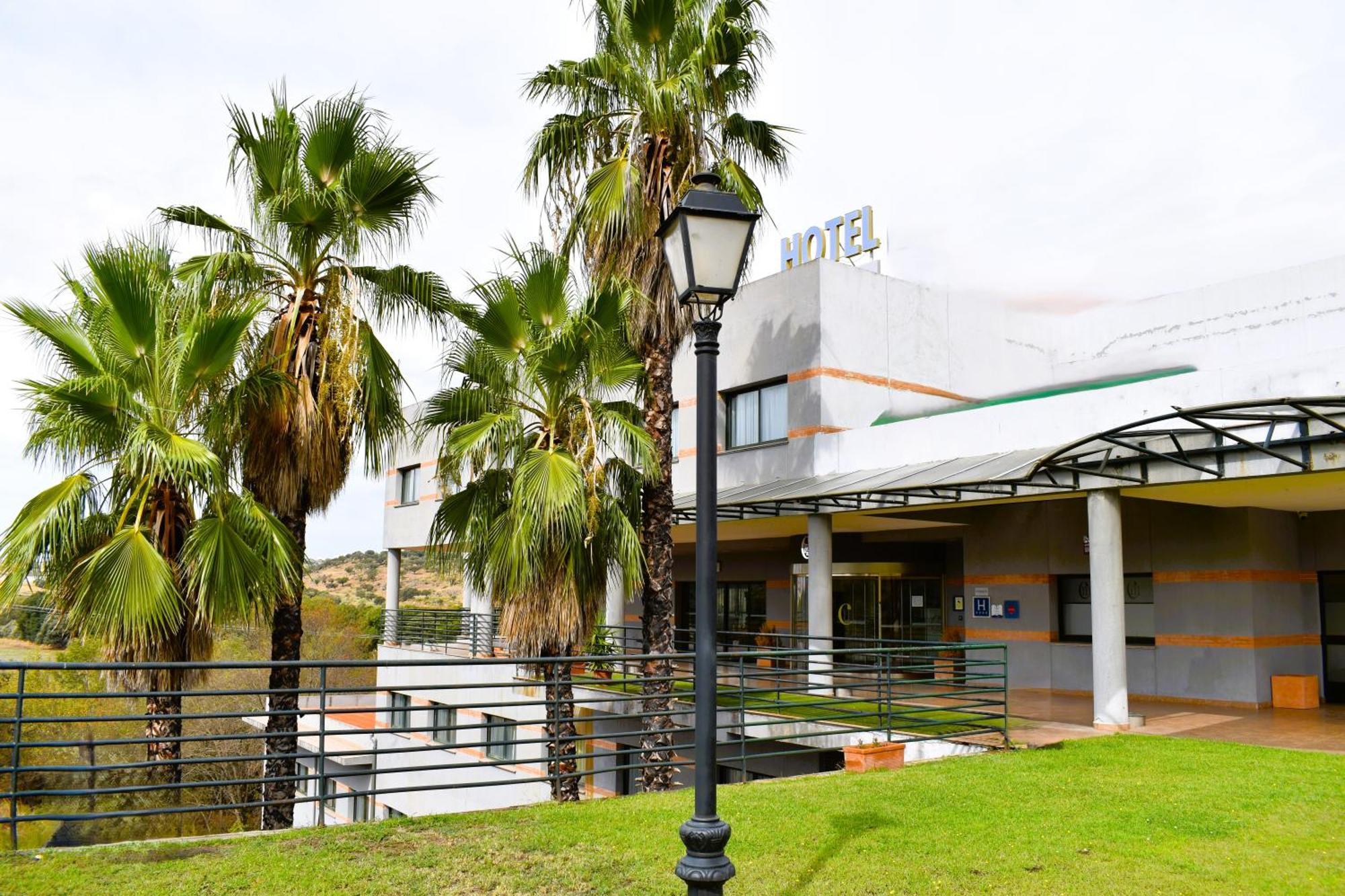 Hospedium Hotel Dona Mafalda De Castilla ปลาเซนเซีย ภายนอก รูปภาพ