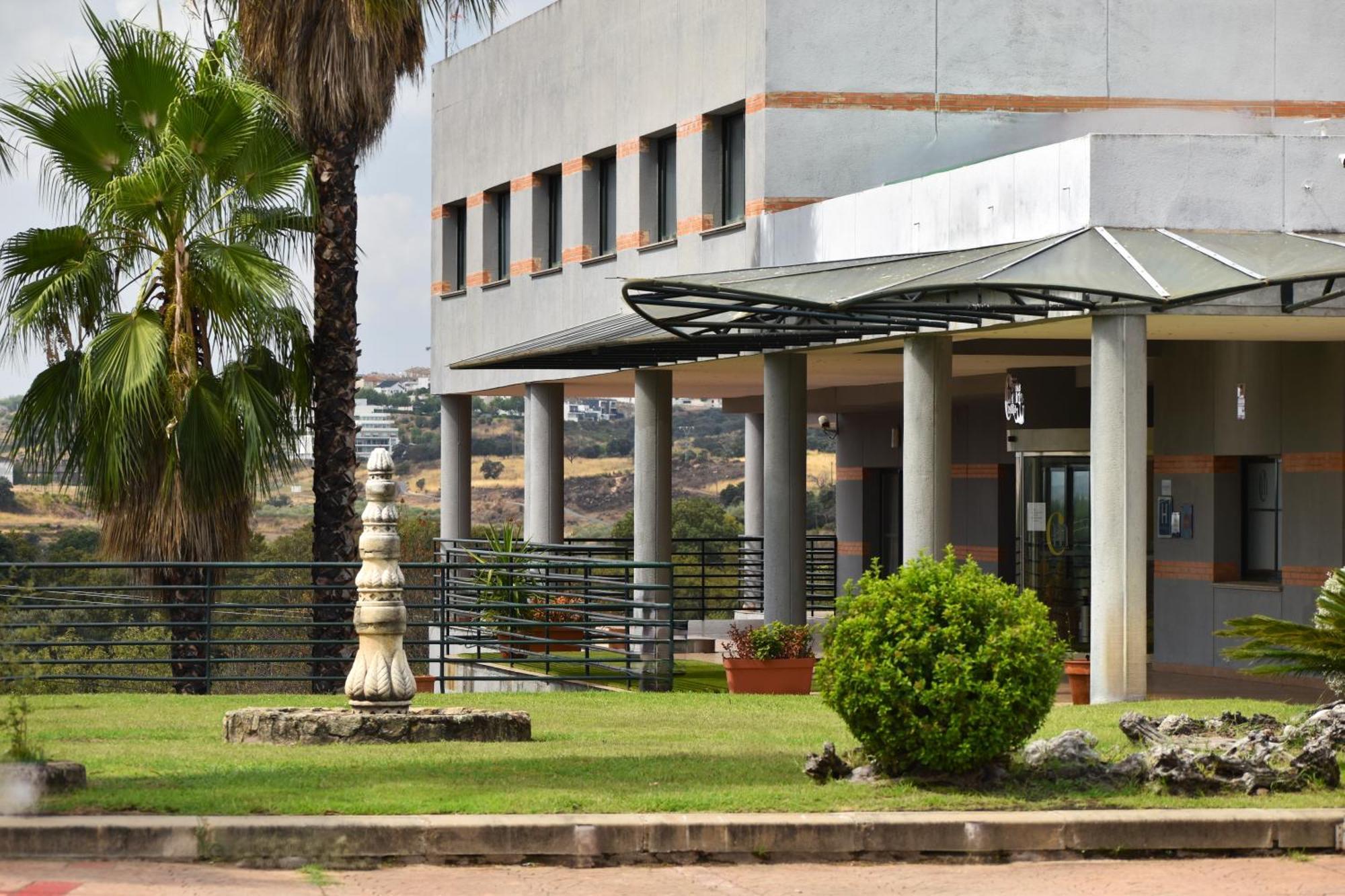 Hospedium Hotel Dona Mafalda De Castilla ปลาเซนเซีย ภายนอก รูปภาพ